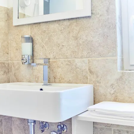 לינה וארוחת בוקר Posea - Polignano Sea 4*